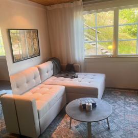 Gästhus med båtplats, hotell i Kvicksund