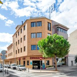 Hotel Rostits, hotel u gradu Kasteljon de la Plana