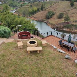 Villa con jacuzzi y vista al lago