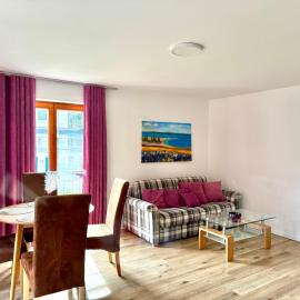 Sonnenruhe - stilvolle Ferienwohnung bei Radolfzell am Bodensee mit Balkon & Parkplatz, hotel in Radolfzell am Bodensee