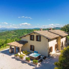 La Casa di Claudia โรงแรมในกุบบีโอ