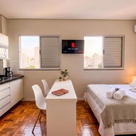 Prado Premium Lofts e Kitnets com Ar-Condicionado e TV Smart, hotel in Belo Horizonte
