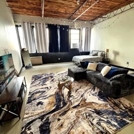 Spacious Corktown Loft Near Downtown, Riverwalk & Michigan Central - 420 Friendly, hotel u gradu 'Detroit'