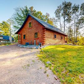 Black Bear Cabin, Hotel in Tomahawk