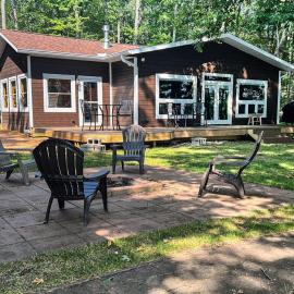 Pair-a-Docks Landing, hotel in Minocqua