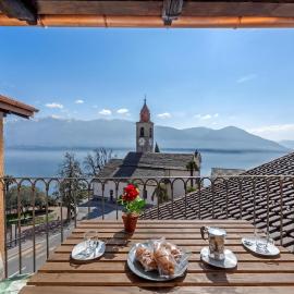 Red View Apartment - Happy Rentals, hotel em Ronco sopra Ascona