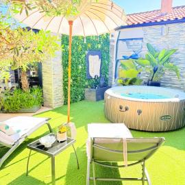 O jardin des Sens -Séjour Bien-être & détente &Jacuzzi: Béziers şehrinde bir otel