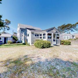Glendon Beach Getaway