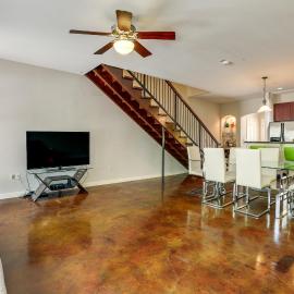 Walkable EaDo Condo Near Dtwn: Modern + Chic!: Houston'da bir otel