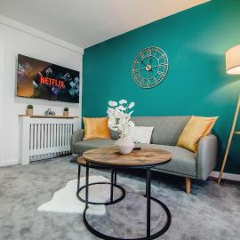 Modern Cosy Apartment Free Parking 10 PPL