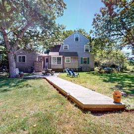 Coastal Retreat، فندق في Centerville