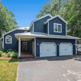 The Big Blue Lakehouse, Hotel in Berrien Springs