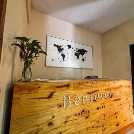 Benteveo hostel iguazu, hôtel à Puerto Iguazú