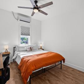 2BD Above Craft Coffee Shop, Downtown, by APSU, hotel din Clarksville