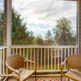 Creekwood --- 200 Pebble Dr, Unit #213, hotel in The Plantations