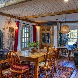 Rustic chic Barn in Ayers Cliff，Ayer's Cliff的飯店