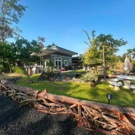 Boathouse ,Sisaket, hotel a Ban Nong Kheng