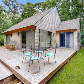 Chilmark Guest House، فندق في Chilmark