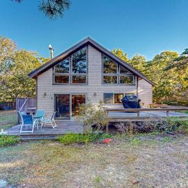 Cozy Island Cabin, hotel in Edgartown