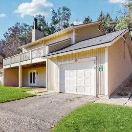 Ski & Tee Boyne Highlands Townhouse, hotel in Harbor Springs