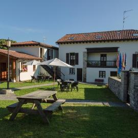 Apartamentos Rurales Playa del Canal: Villanueva de Pría'da bir otel