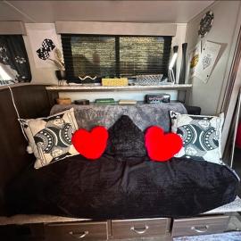 Riverside Casino Couples Retreat Jetski-Shuttle, hotel in Bullhead City