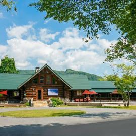 Reposer Hakuba Hotel and Offsite Villa, hotel en Hakuba
