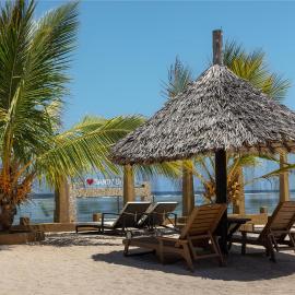 Best Stays Luxury Apartments at Tulip Residences - Beachfront, AC, Lift, Pools、Kikambalaのホテル