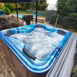 Greenhill Country Stay - Private Pool & Hot Spa Pool & Fireplace