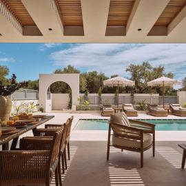 Villa D&A, A Private Sanctuary With Heated Pool by MindYourVilla、Vanátonのホテル