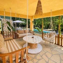 La Cigale- Rez de villa avec piscine et jaccuzzi