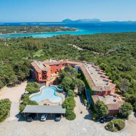 Hotel Valdiola, hótel í Porto Cervo