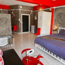 Suites & Gym Karon, hotel in Karon Beach