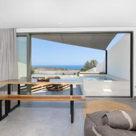 Acro Caldo Suites, hotel v destinácii Akrotiri
