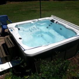 Brise Fraîche de la Montagne-Piscine et Jacuzzi-Appartement Cottage au rez-de-chaussée，Le Poujol-sur-Orb的飯店