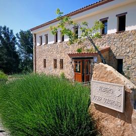 Albergue Niu d'Estels, hotel v destinaci Albiol