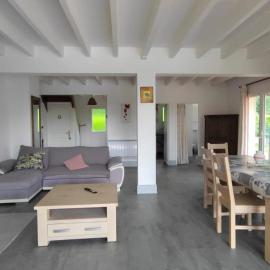 La Sapinière 24 maison 6 personnes étang piscine mini golf, hotel a Augignac