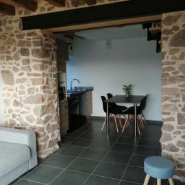 Gîte Le four à pain avec SPA, hotel in Montmelard