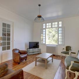 La Maison au Pied du Château