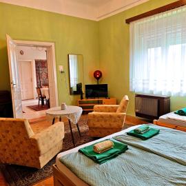 Retró Kúria โรงแรมในFonyód