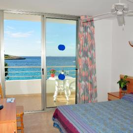 S'Arenal Apartments, Hotel in Portinatx