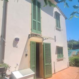 Dimora Lo Zizzolo - Casa vacanze indipendente vicino Pontedera, hotel v destinaci Pontedera