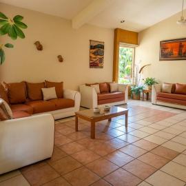 Beautiful condominium minutes from the beach in Huatulco, hotel in Bahías de Huatulco
