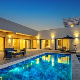 Villa Ines with heated pool & panoramic views, hótel í El Aïn