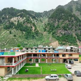Pine Hills, Naran, хотел в Наран