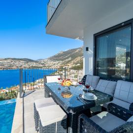 Villa Mavrem, hotel in Bezirgân