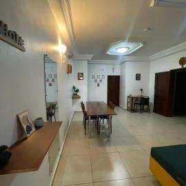 Élégant appartement à Cocody avec terrasse et bureau