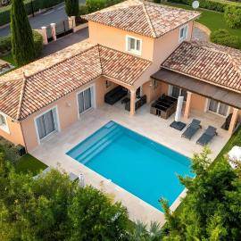 Villa Giovanna à Saint-Raphaël avec piscine chauffée