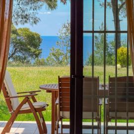 Evelina Elegant summer House with Sea View Shared Pool, hotel i Posidi