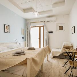 IVAN - nice room, near the see and park